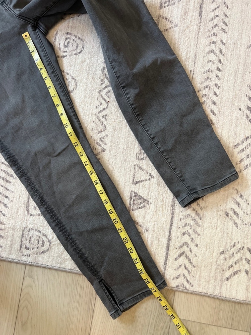 G by Giuliana Grey Washed Cropped Ankle Jeans - Picture 7 of 11